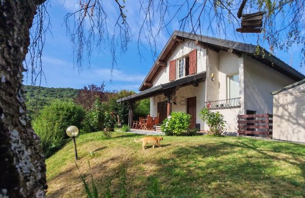 casa indipendente in vendita ad Alta Valle Intelvi in zona Scaria