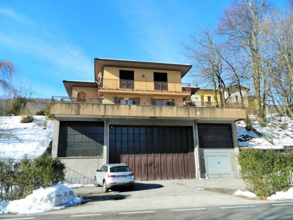 casa indipendente in vendita ad Alta Valle Intelvi in zona Lanzo d'Intelvi