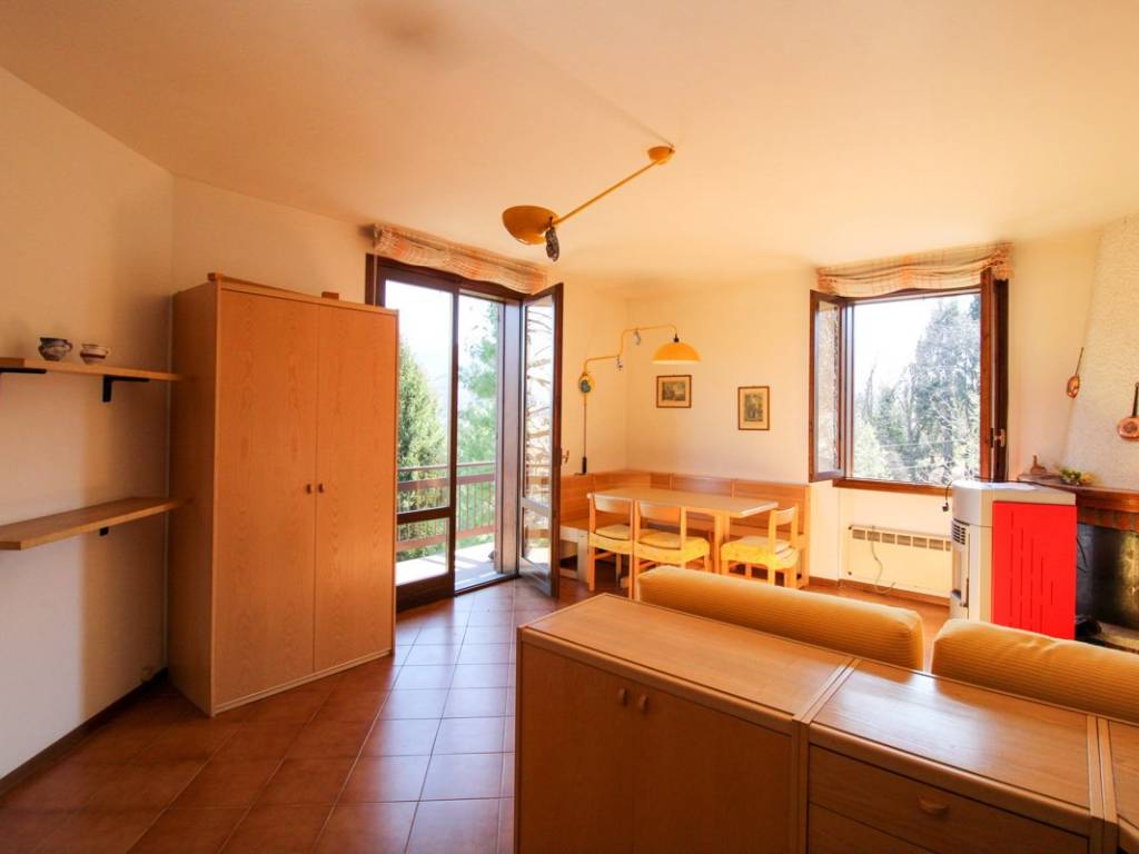 appartamento in vendita ad Alta Valle Intelvi in zona Pellio Intelvi