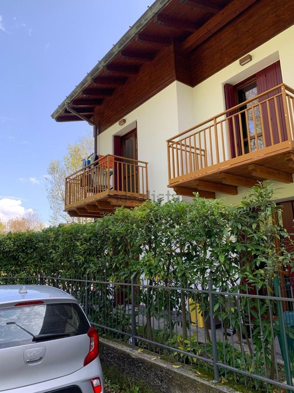 appartamento in vendita ad Alta Valle Intelvi in zona Scaria
