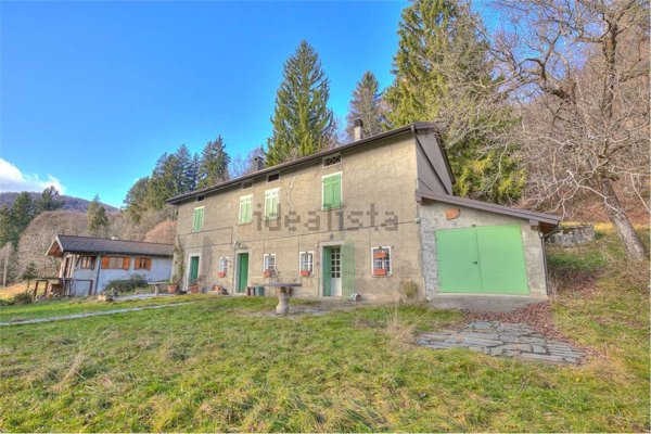 casa indipendente in vendita ad Alta Valle Intelvi in zona Lanzo d'Intelvi