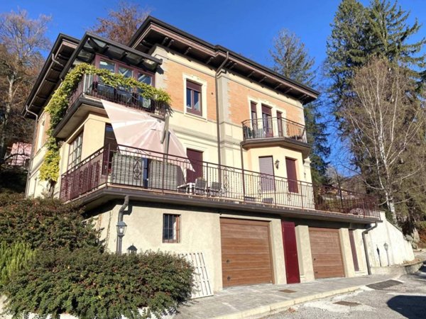 casa indipendente in vendita ad Alta Valle Intelvi in zona Lanzo d'Intelvi