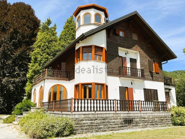 casa indipendente in vendita ad Alta Valle Intelvi in zona Lanzo d'Intelvi