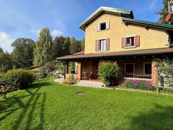 casa indipendente in vendita ad Alta Valle Intelvi in zona Lanzo d'Intelvi