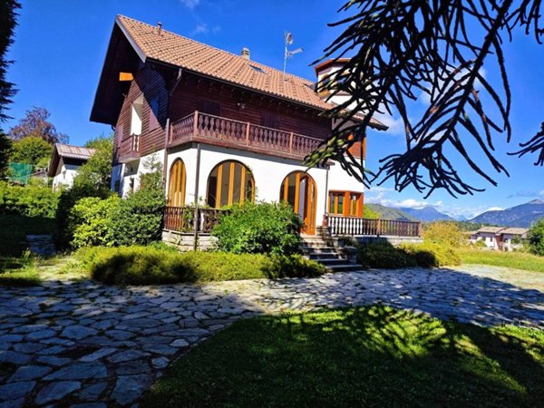casa indipendente in vendita ad Alta Valle Intelvi in zona Lanzo d'Intelvi