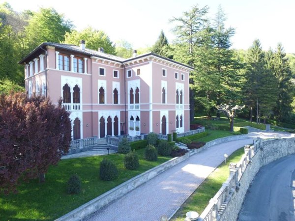 appartamento in vendita ad Alta Valle Intelvi in zona Lanzo d'Intelvi