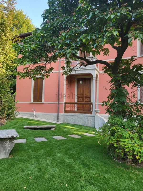 casa indipendente in vendita ad Alta Valle Intelvi in zona Pellio Intelvi