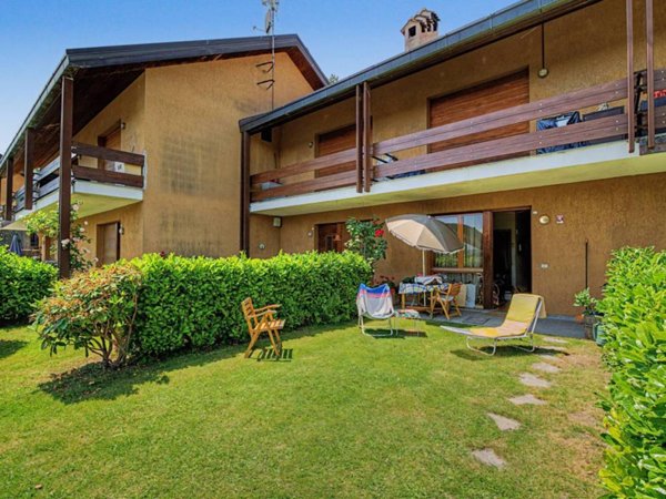 appartamento in vendita ad Alta Valle Intelvi in zona Ramponio Verna