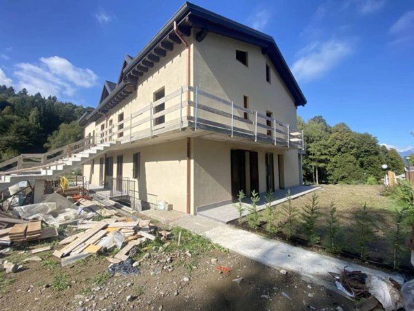 appartamento in vendita ad Alta Valle Intelvi in zona Lanzo d'Intelvi