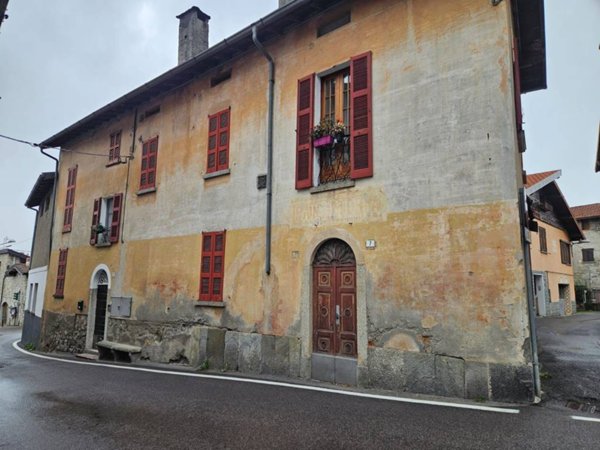 appartamento in vendita ad Alta Valle Intelvi in zona Pellio Intelvi