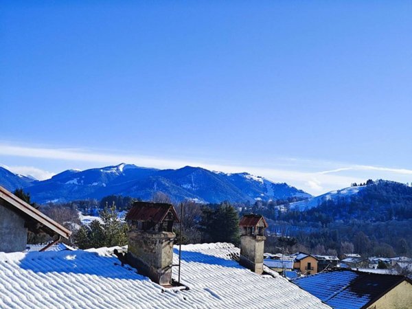 casa indipendente in vendita ad Alta Valle Intelvi in zona Lanzo d'Intelvi