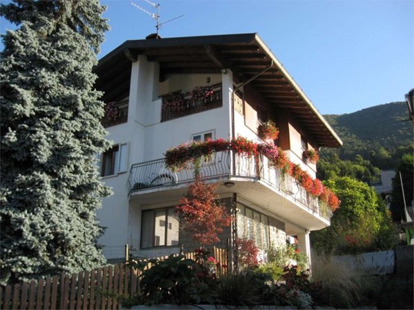 casa indipendente in vendita a Centro Valle Intelvi in zona San Fedele Intelvi