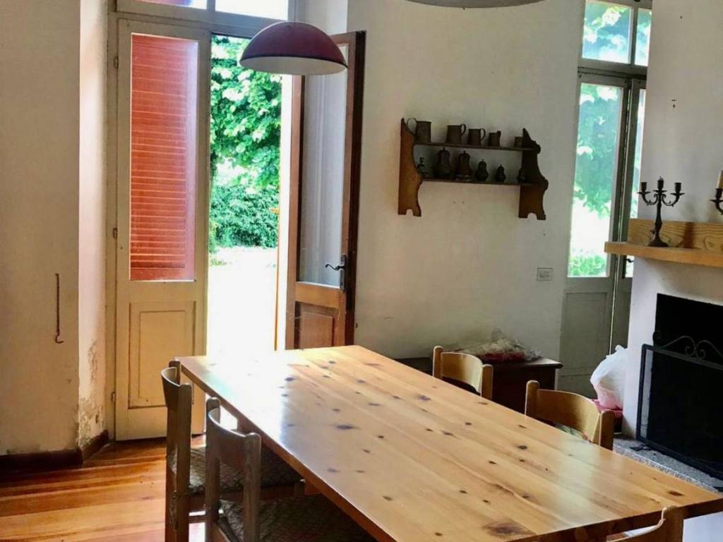 casa indipendente a Centro Valle Intelvi in zona Castiglione d'Intelvi