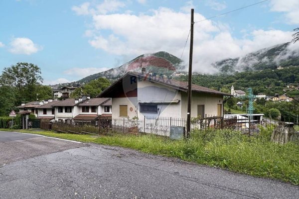 casa indipendente a Centro Valle Intelvi in zona Castiglione d'Intelvi