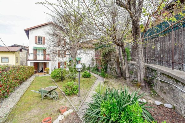 casa indipendente a Centro Valle Intelvi in zona Castiglione d'Intelvi
