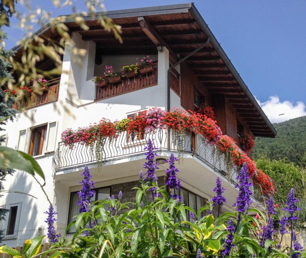 casa indipendente a Centro Valle Intelvi in zona Castiglione d'Intelvi