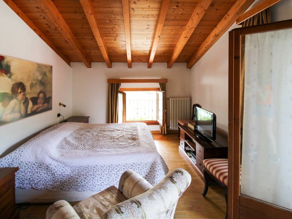 casa indipendente a Centro Valle Intelvi in zona Castiglione d'Intelvi