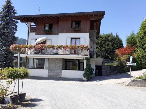 casa indipendente a Centro Valle Intelvi in zona Castiglione d'Intelvi