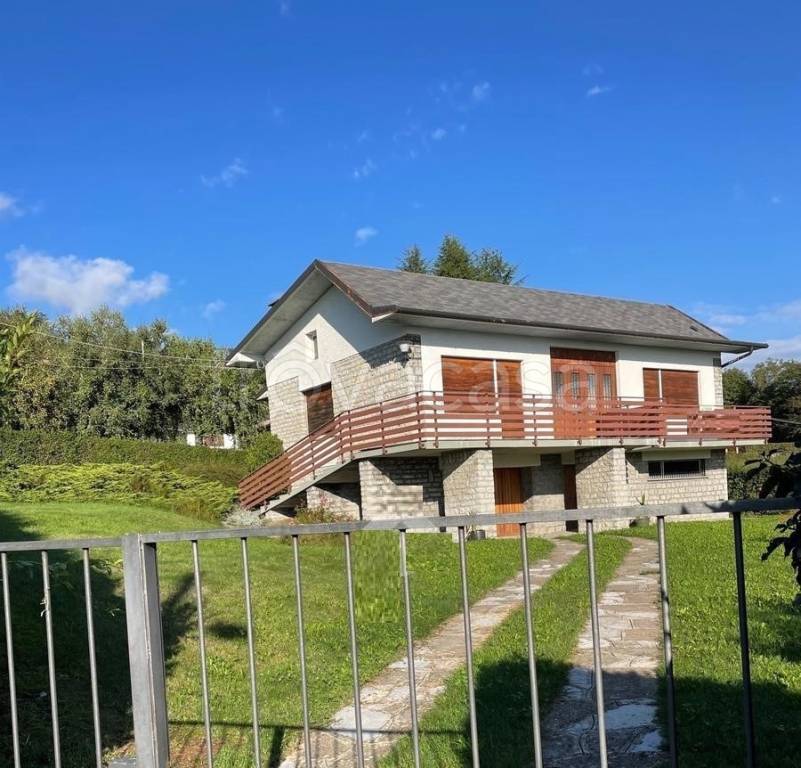 casa indipendente in vendita a Centro Valle Intelvi in zona San Fedele Intelvi