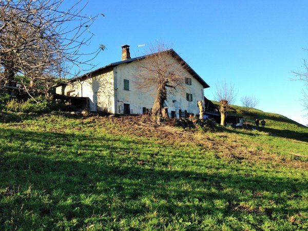 casale in vendita a Centro Valle Intelvi in zona San Fedele Intelvi