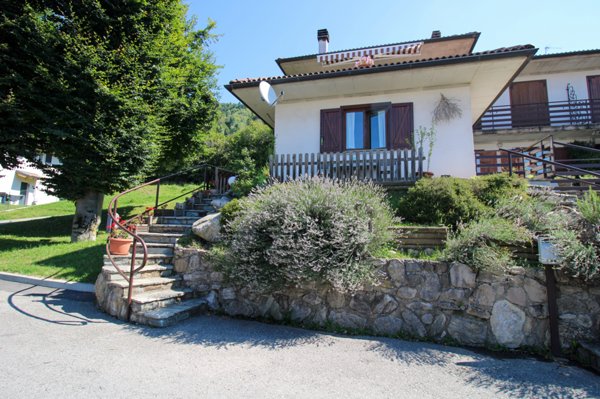 appartamento in vendita a Centro Valle Intelvi in zona San Fedele Intelvi