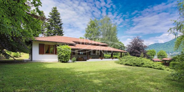 casa indipendente in vendita a Centro Valle Intelvi in zona Casasco d'Intelvi