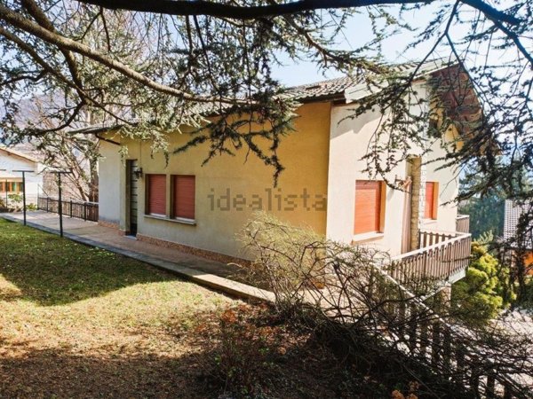 pentavano in vendita a Centro Valle Intelvi