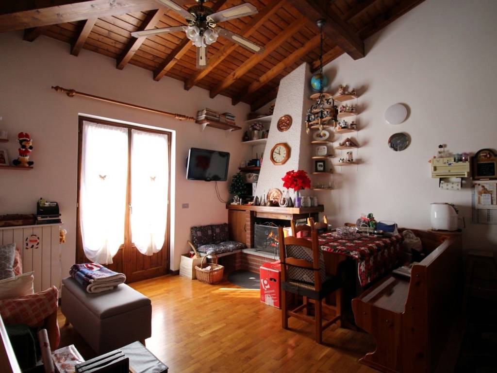 appartamento in vendita a Centro Valle Intelvi in zona San Fedele Intelvi