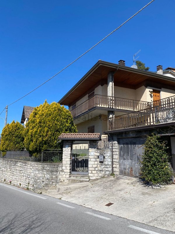 casa indipendente in vendita a Centro Valle Intelvi in zona San Fedele Intelvi