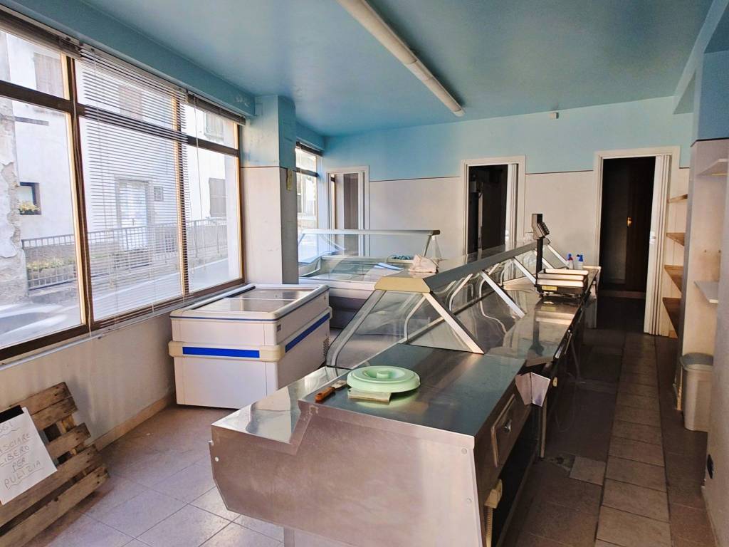 negozio in vendita a Centro Valle Intelvi in zona San Fedele Intelvi