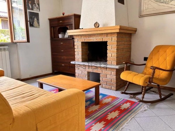 casa indipendente a Centro Valle Intelvi in zona Castiglione d'Intelvi