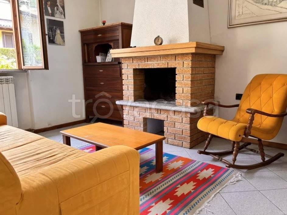 casa indipendente a Centro Valle Intelvi in zona Castiglione d'Intelvi