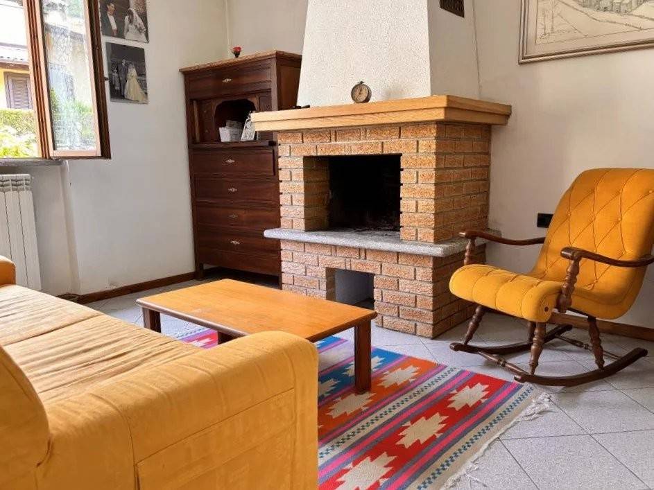 casa indipendente a Centro Valle Intelvi in zona Castiglione d'Intelvi