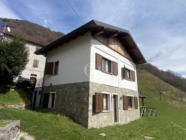 casa indipendente in vendita a Centro Valle Intelvi in zona Erbonne