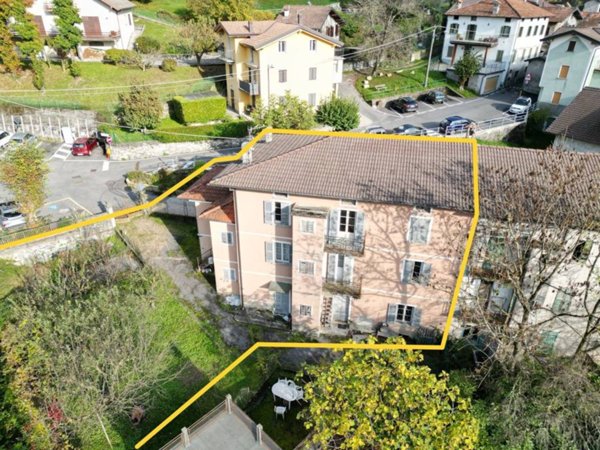 casa indipendente a Centro Valle Intelvi in zona Castiglione d'Intelvi