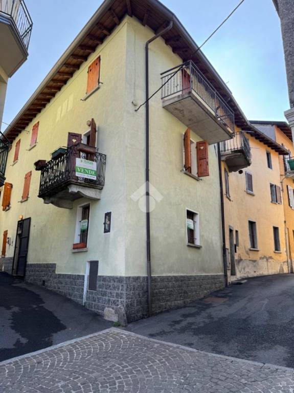 appartamento in vendita a Centro Valle Intelvi in zona San Fedele Intelvi