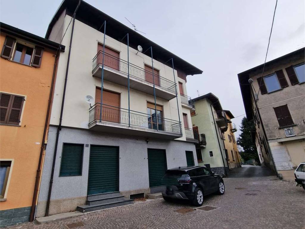 intera palazzina in vendita a Centro Valle Intelvi in zona San Fedele Intelvi