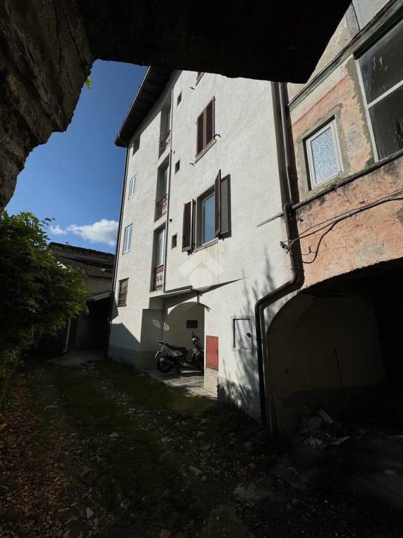 casa indipendente a Centro Valle Intelvi in zona Castiglione d'Intelvi