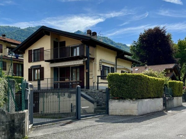 casa indipendente a Centro Valle Intelvi in zona Castiglione d'Intelvi