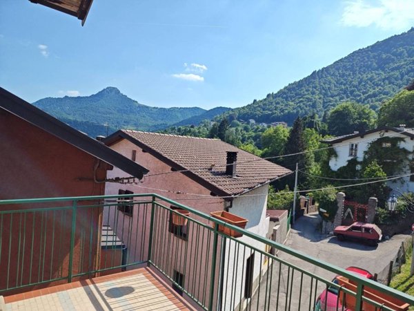 casa indipendente in vendita a Centro Valle Intelvi in zona Casasco d'Intelvi