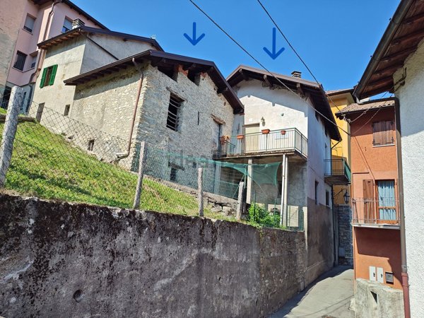 casa indipendente in vendita a Centro Valle Intelvi in zona Casasco d'Intelvi