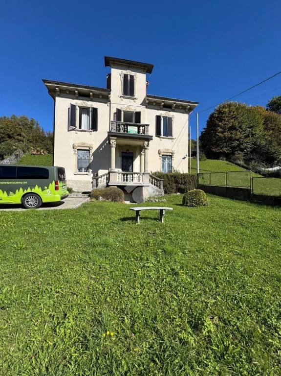 casa indipendente in vendita a Centro Valle Intelvi in zona San Fedele Intelvi