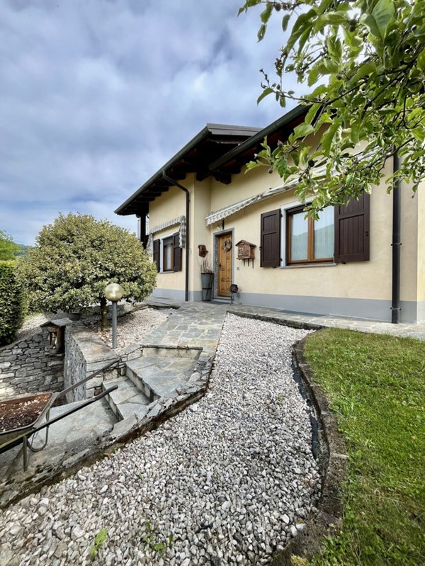 casa indipendente in vendita a Centro Valle Intelvi in zona Selve