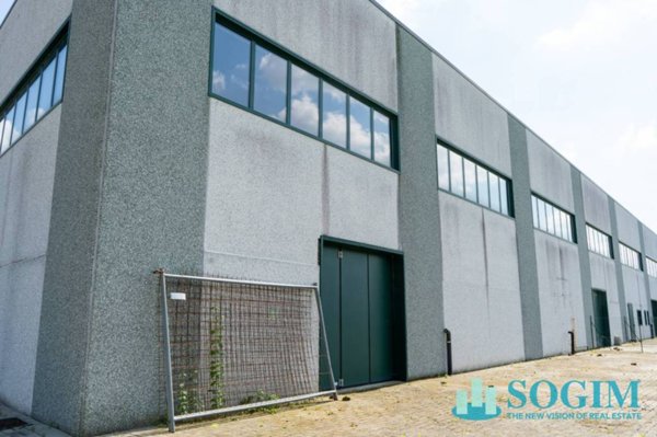 locale commerciale in vendita a Solbiate con Cagno