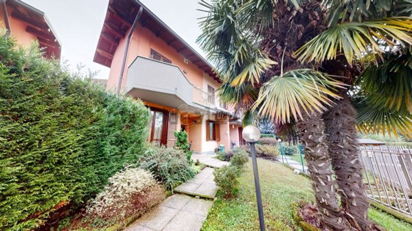 casa indipendente in vendita a Solbiate con Cagno in zona Solbiate