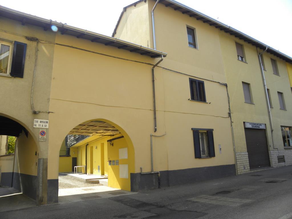appartamento in vendita a Solbiate con Cagno in zona Solbiate
