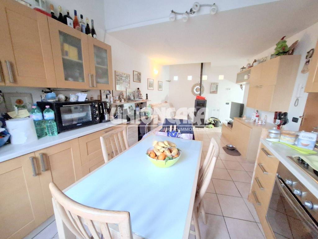 appartamento in vendita a Solbiate con Cagno in zona Solbiate