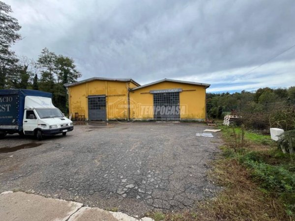 locale commerciale in vendita a Solbiate con Cagno