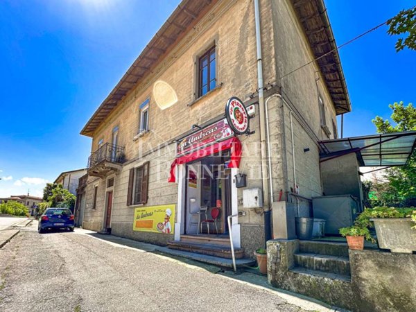 negozio in vendita a Solbiate con Cagno in zona Cagno
