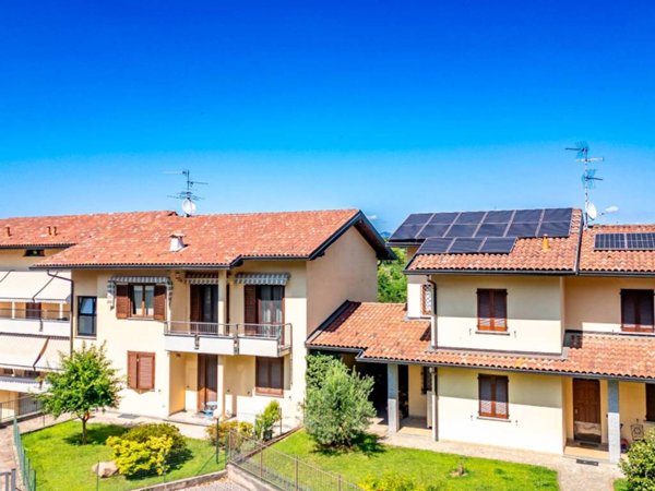 appartamento in vendita a Solbiate con Cagno in zona Solbiate